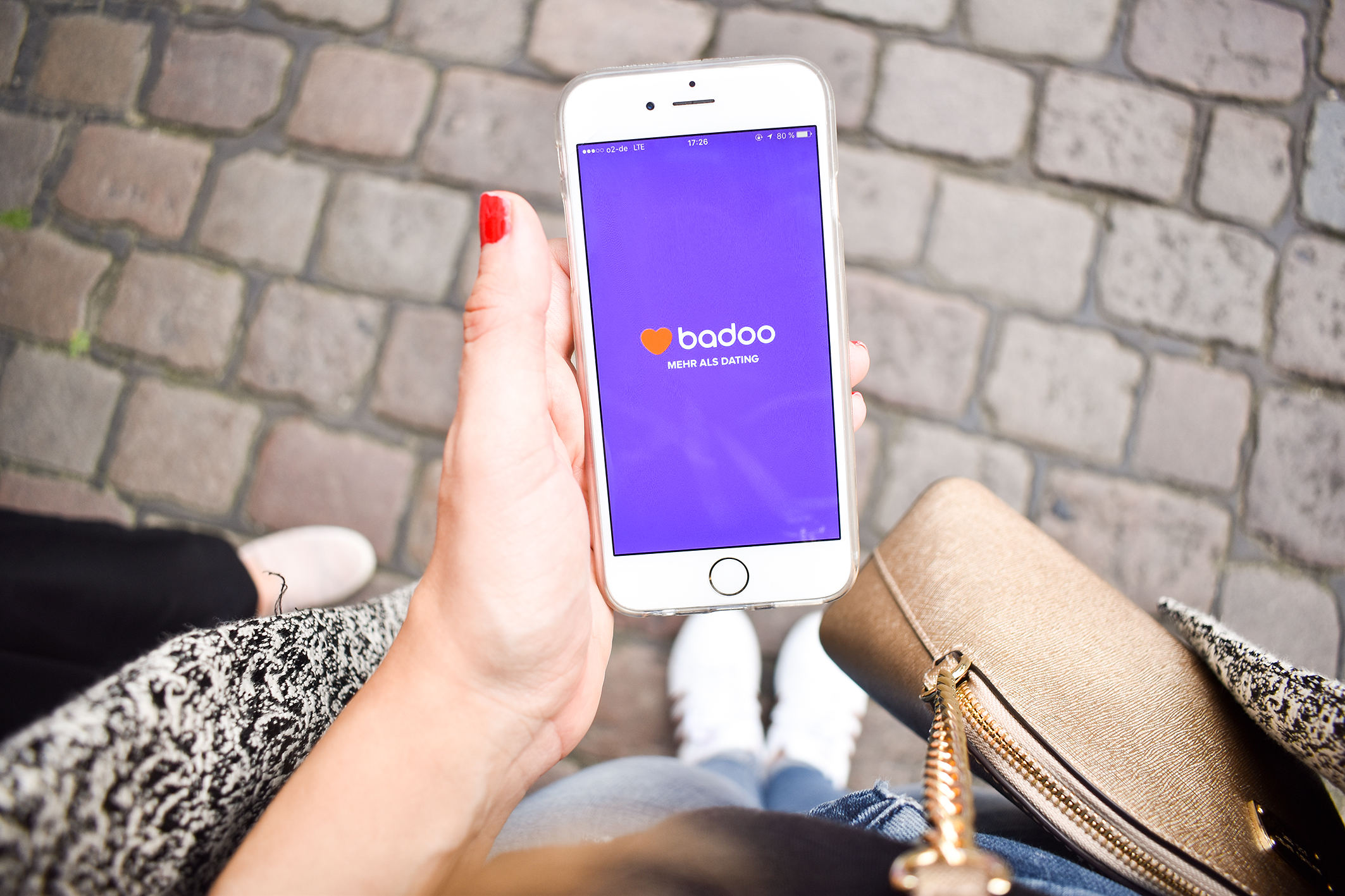 An jemanden wie man bei badoo schreibt Senioren Partnersuche