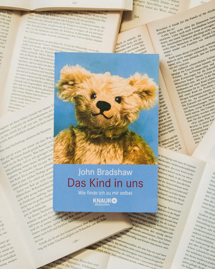 DAS KIND IN UNS - von John Bradshaw