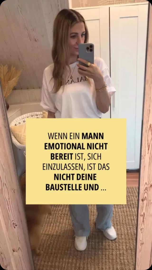 KURZE ERINNERUNG für die jetzige oder nächste Kennenlernphase 🌸

Wenn du für dich selbst sorgen kannst, mit dir zufrieden bist, an dich selbst glaubst, dann gibt es nichts, was ein Mann dir bieten kann - außer der Art, wie er dich behandelt 🌻

Wenn obiges nicht auf dich zutrifft, sind das deine Baustellen an denen du zuerst bei dir arbeiten solltest, bevor du an seinen Baustellen arbeitest. 

Statt sich zu fragen, warum er sich so gegenüber von dir verhält … FRAGE DICH - Warum mache ich das mit??? Und will ich ihn wirklich, wenn ich mich so mit ihm fühle?

Wann ist bei dir die Grenze erreicht?